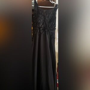 Elegant Black Lace Prom Dress